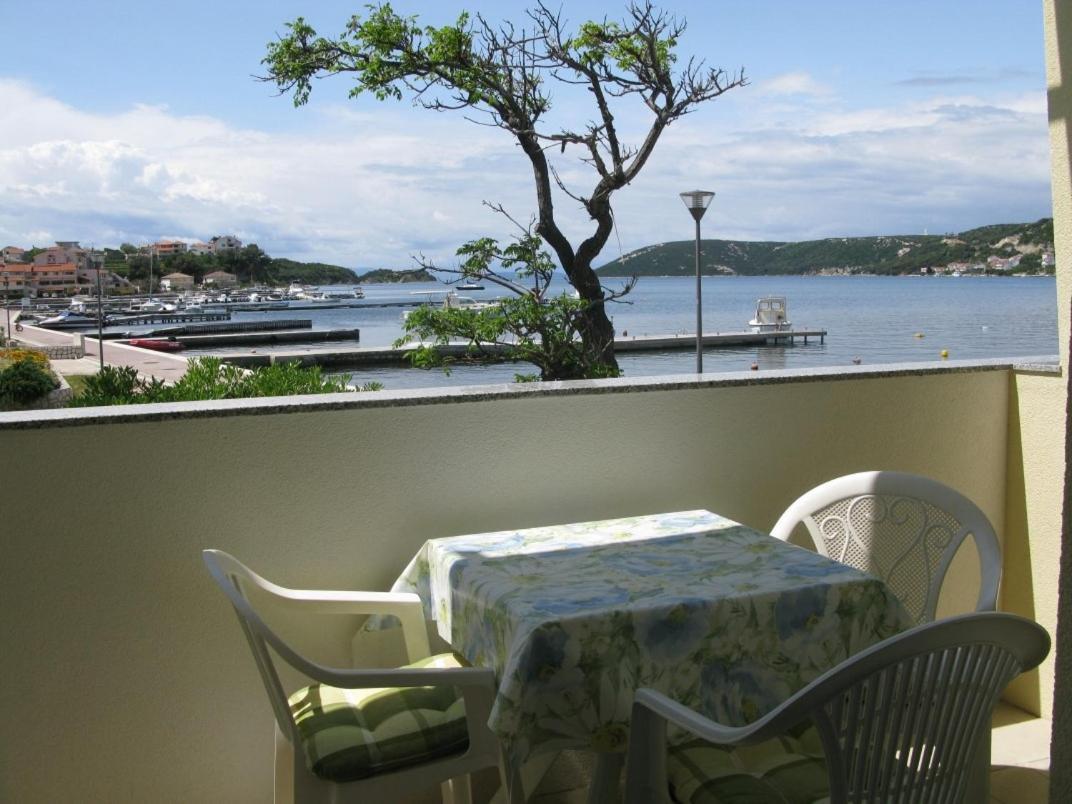 Apartments By The Sea Supetarska Draga - Donja, Rab - 11769 Exteriör bild